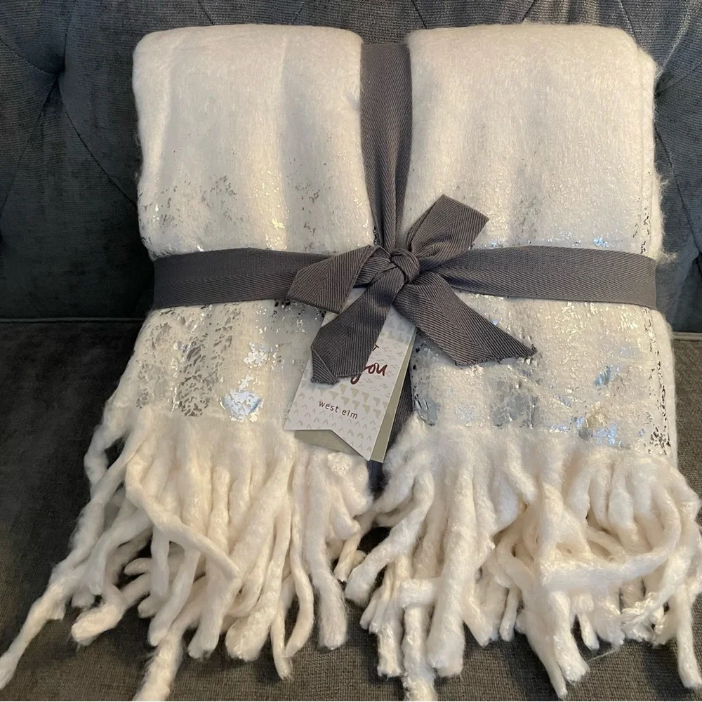 Brand New West Elm Cozy Texture Metallic Border Cream and Silver Throw Blanket